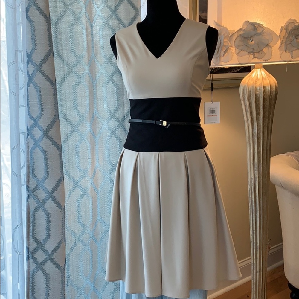 NWT Calvin Klein dress size 2 very flattering! ❤️